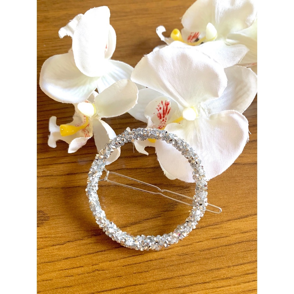NEW! SPARKLING CIRCLE HAIR CLIP